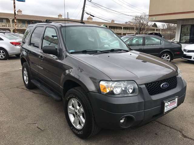 2005 Ford Escape AWD XLT 4dr SUV